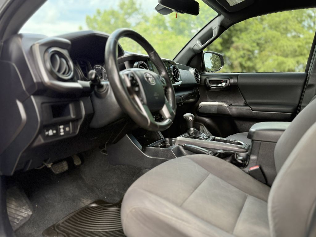 2019 Toyota Tacoma Image 9