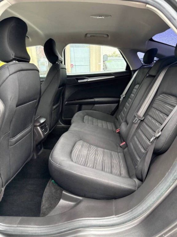 2016 Ford Fusion Image 8