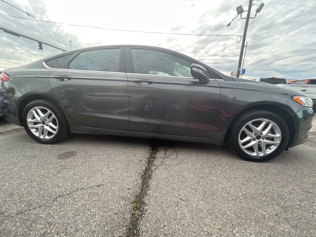 2016 Ford Fusion Image 13