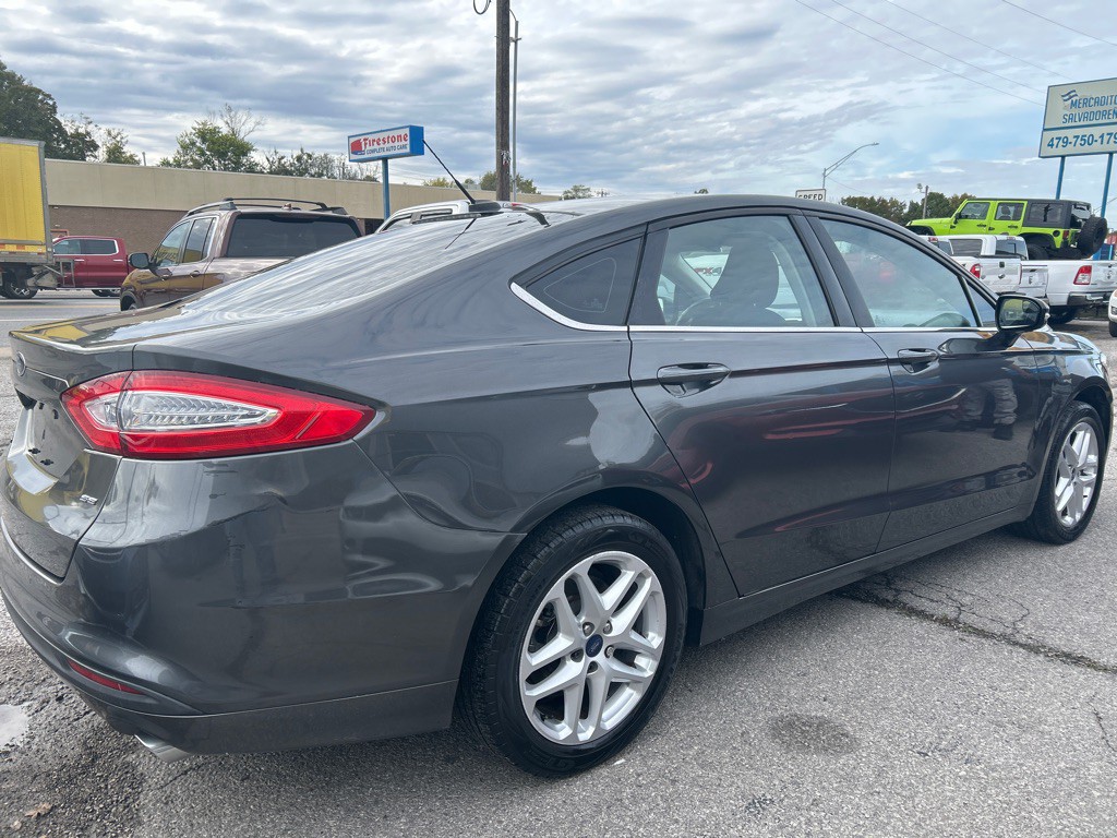 2016 Ford Fusion Image 14