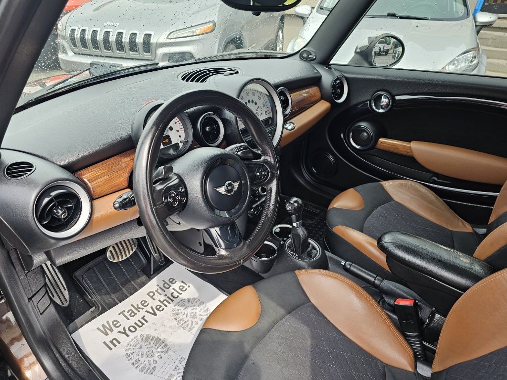 2011 MINI Cooper Image 13