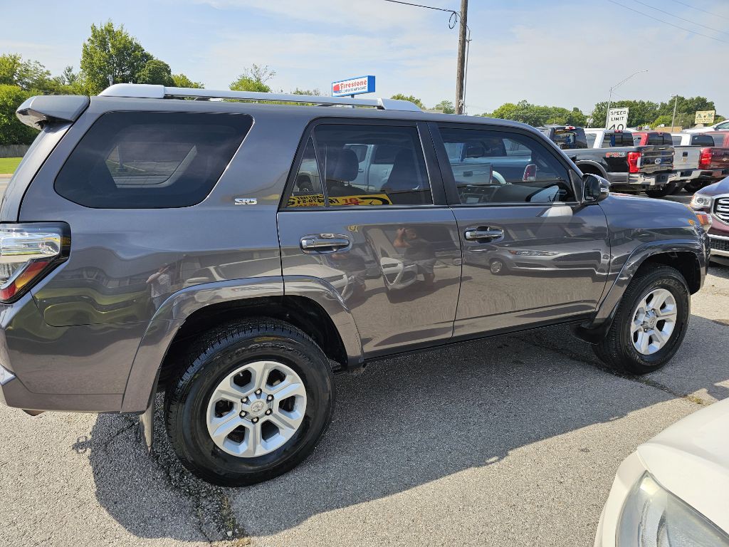 2016 Toyota 4Runner Image 6