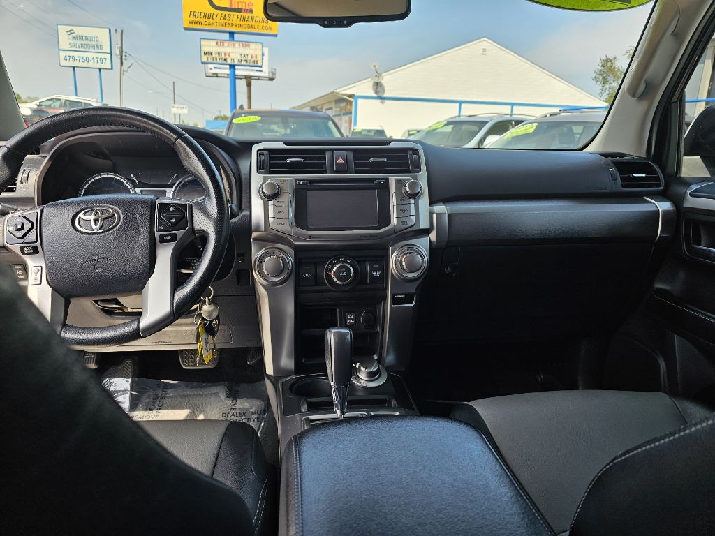 2016 Toyota 4Runner Image 9