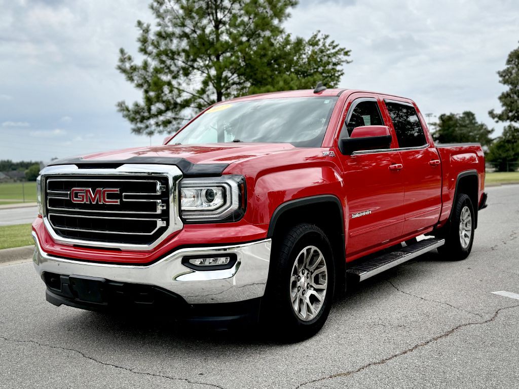 2017 GMC Sierra Image 2