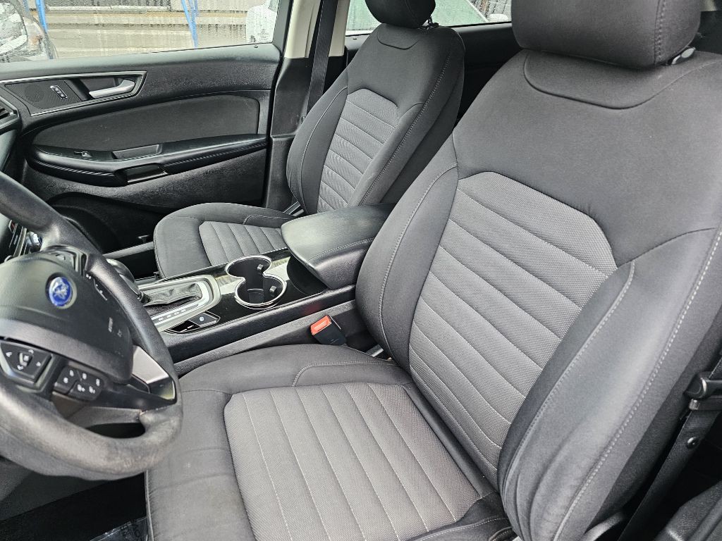 2016 Ford Edge Image 8