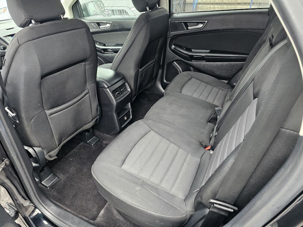 2016 Ford Edge Image 10