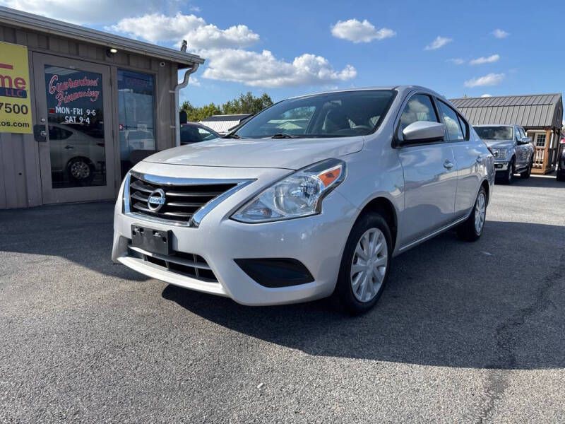 2019 Nissan Versa Image 2