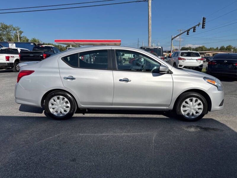 2019 Nissan Versa Image 7