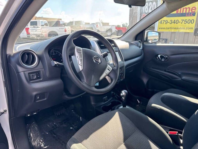 2019 Nissan Versa Image 10