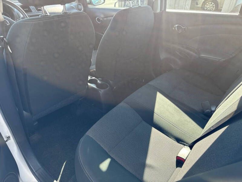 2019 Nissan Versa Image 11