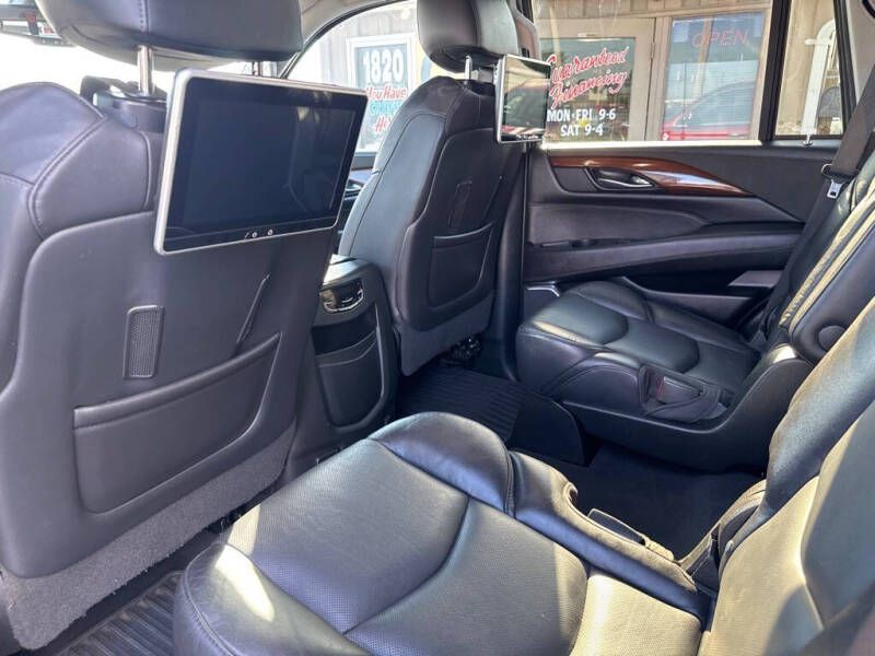 2019 Cadillac Escalade Image 10