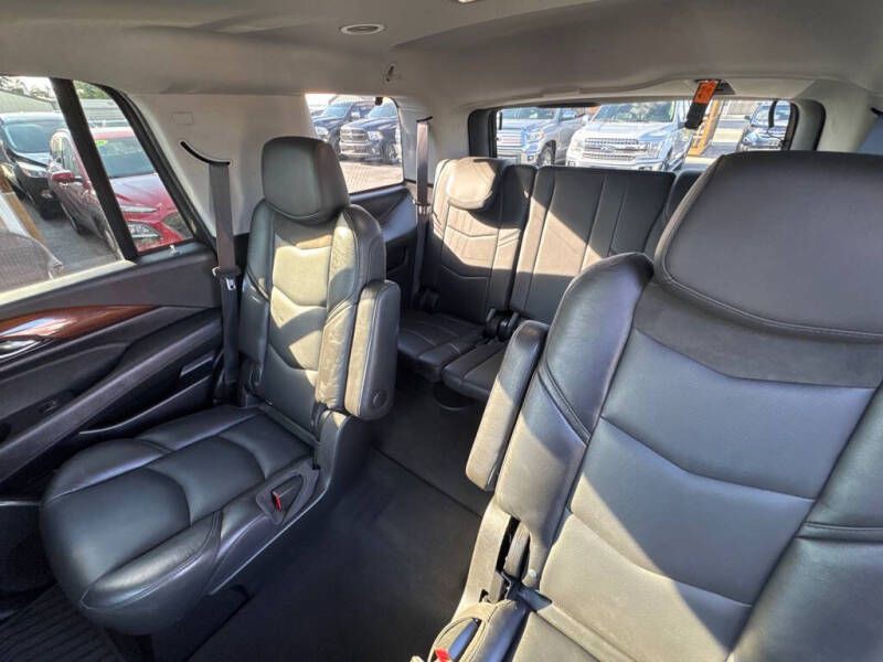 2019 Cadillac Escalade Image 11