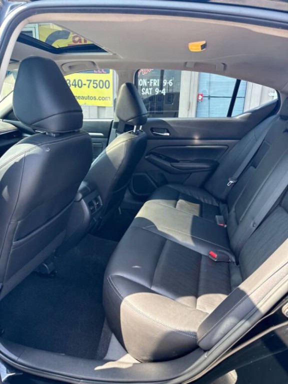 2020 Nissan Altima Image 8