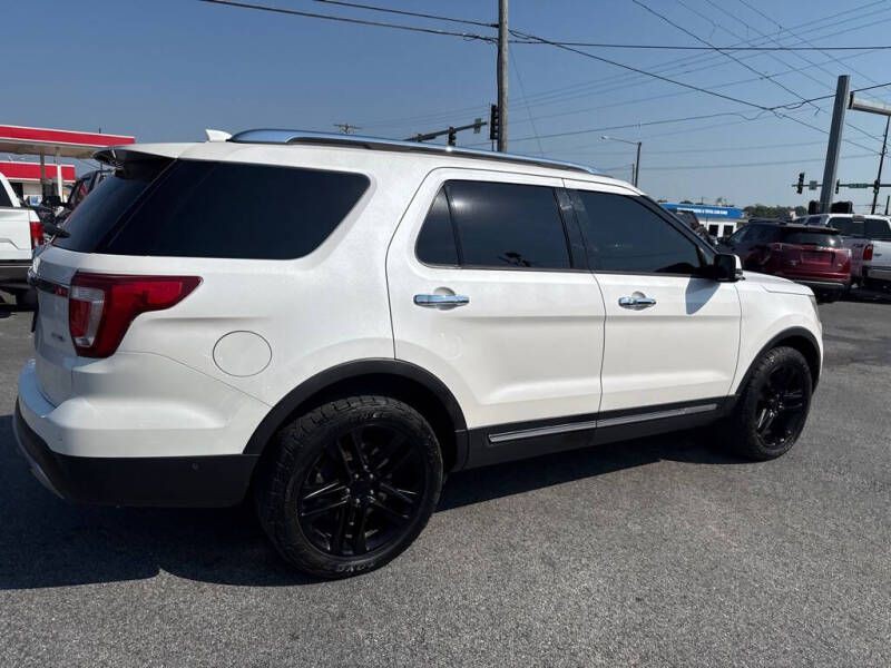 2016 Ford Explorer Image 4
