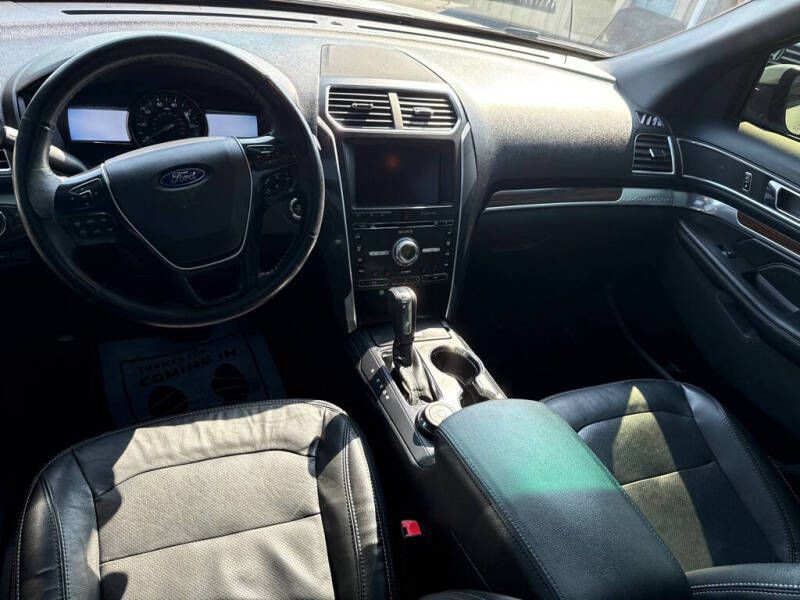 2016 Ford Explorer Image 6