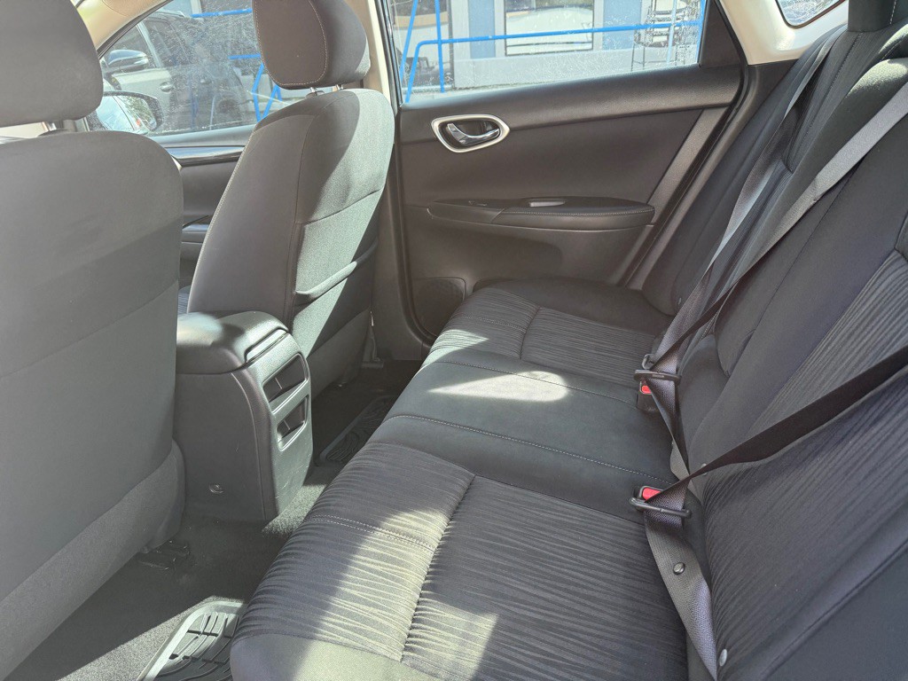 2017 Nissan Sentra Image 8