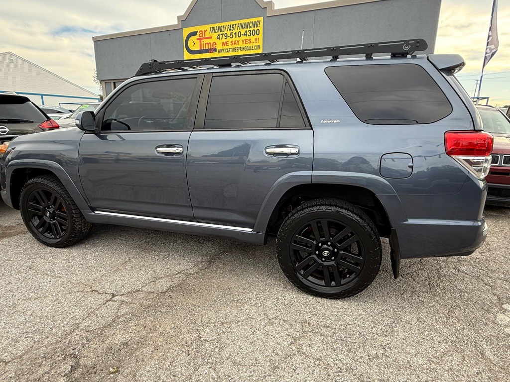 2013 Toyota 4Runner Image 2