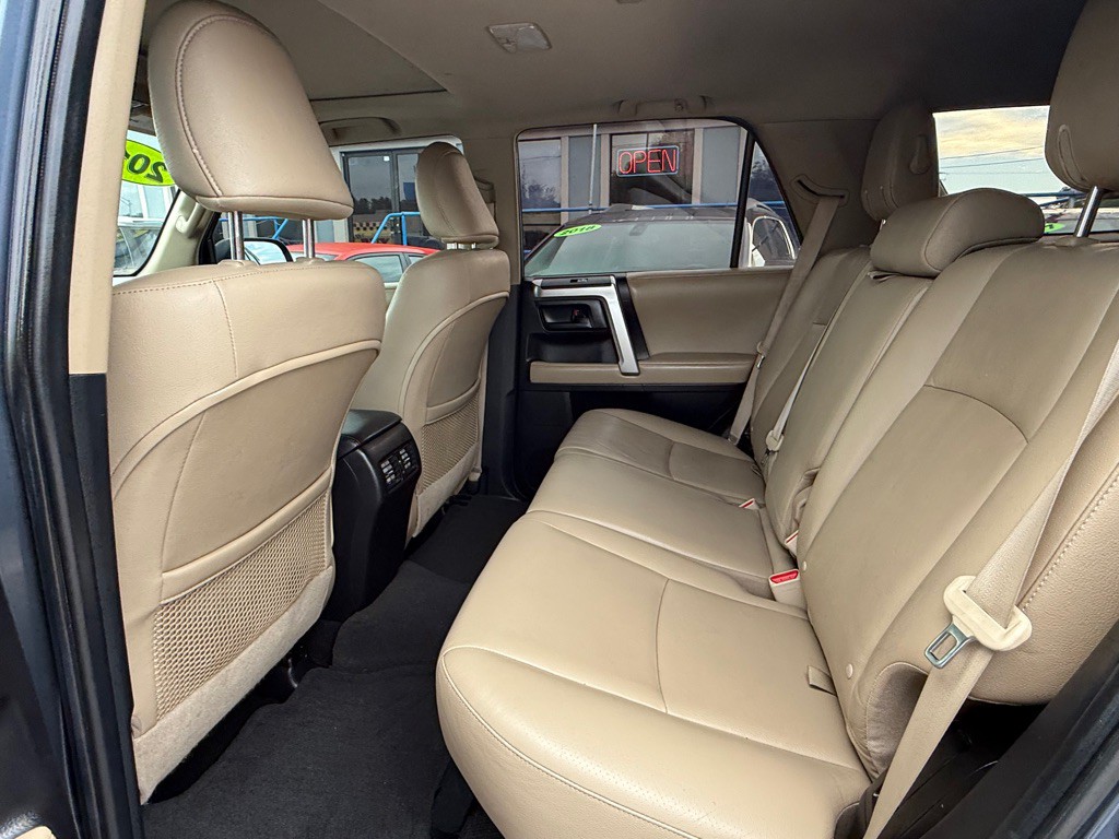 2013 Toyota 4Runner Image 9
