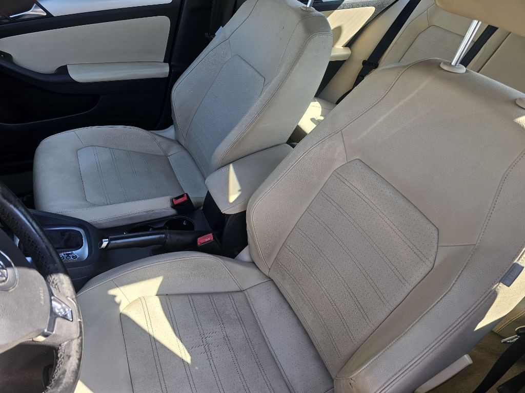 2011 Volkswagen Jetta Image 16