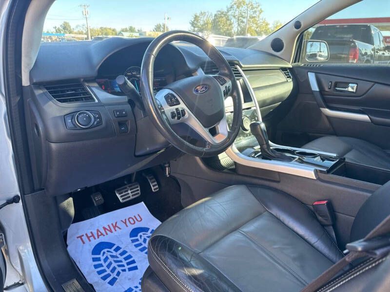 2013 Ford Edge Image 9