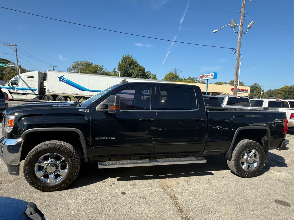 2018 GMC Sierra 2500 Image 1