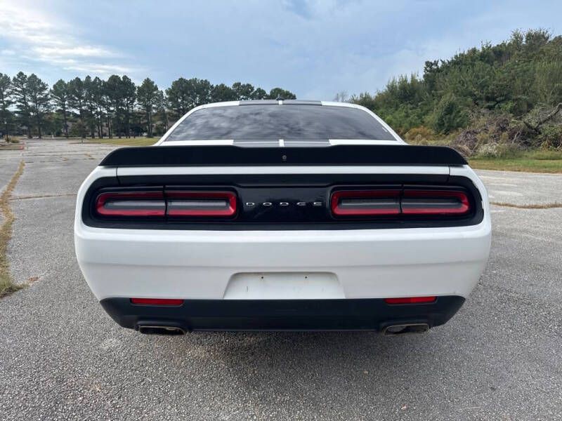 2019 Dodge Challenger Image 6