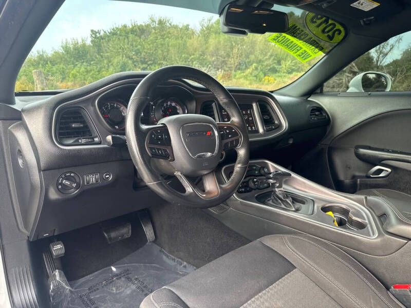 2019 Dodge Challenger Image 9