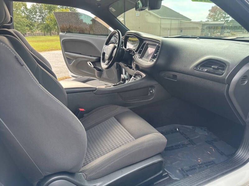 2019 Dodge Challenger Image 10