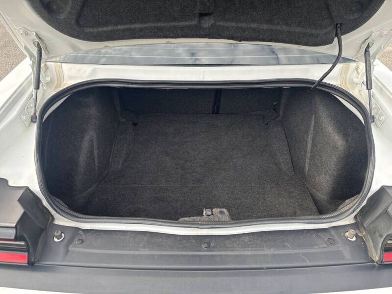 2019 Dodge Challenger Image 12