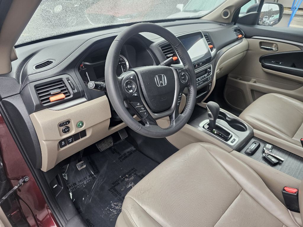2017 Honda Ridgeline Image 8