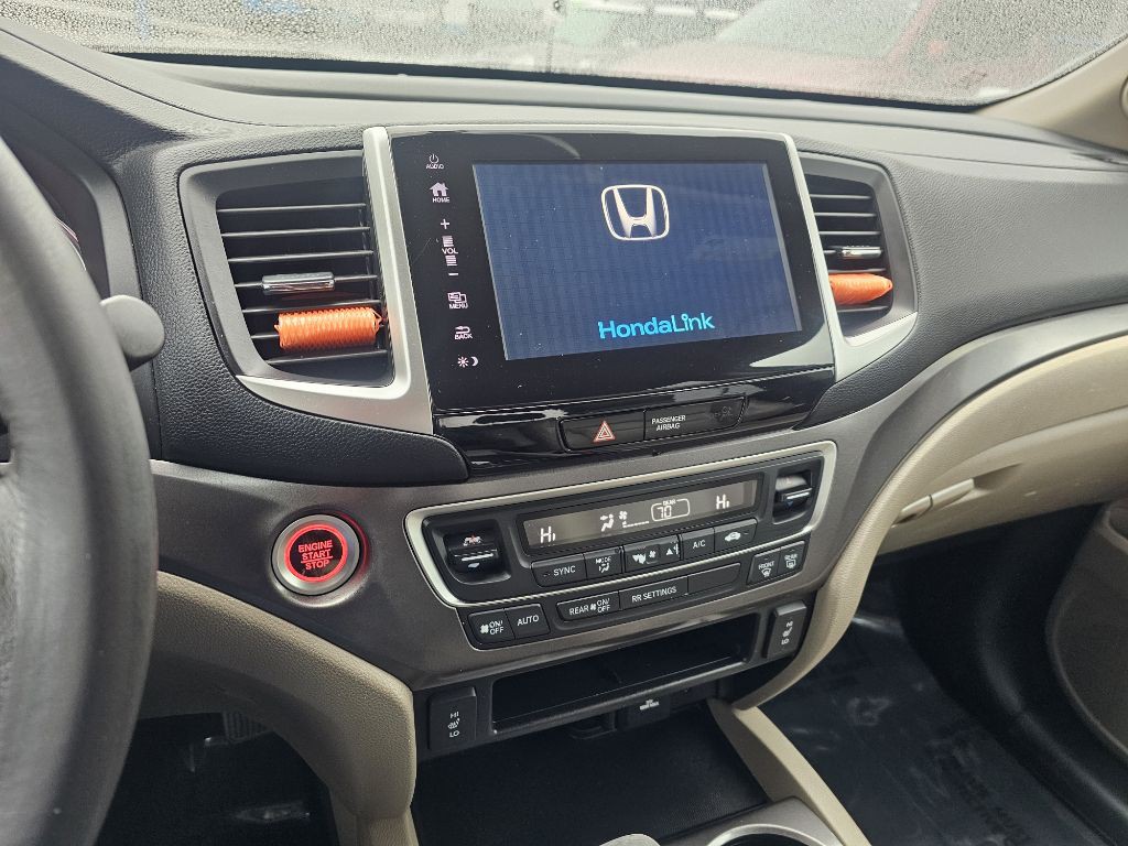 2017 Honda Ridgeline Image 13