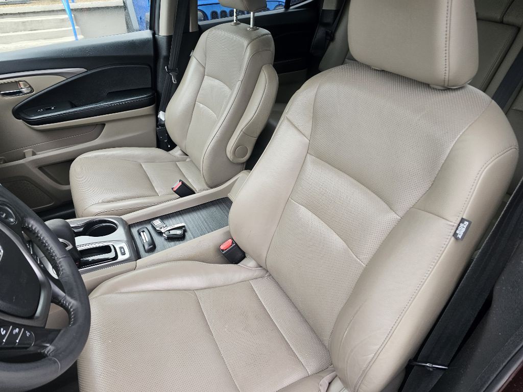 2017 Honda Ridgeline Image 17