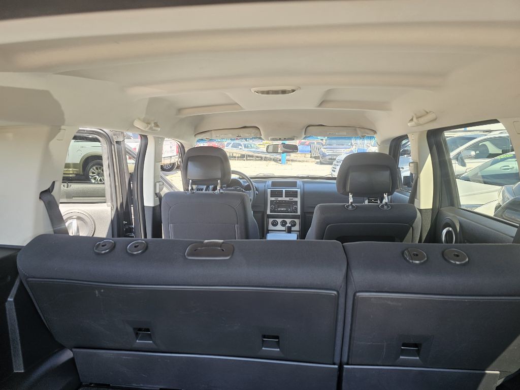 2010 Dodge Nitro Image 10