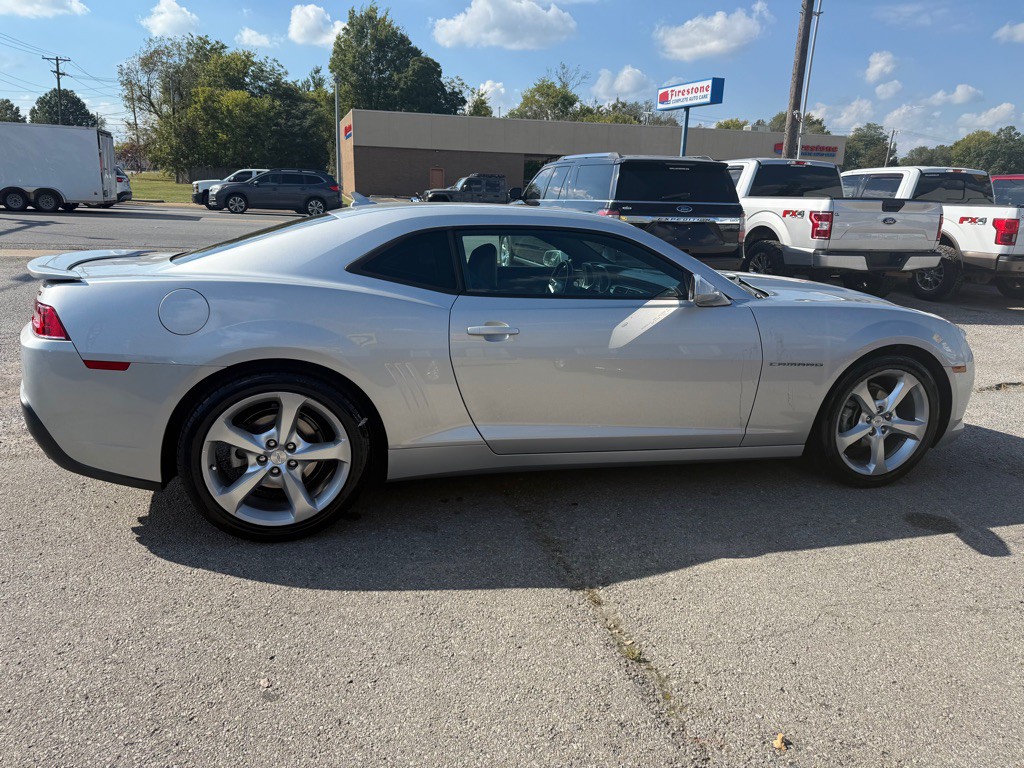 2015 Chevrolet Camaro Image 2