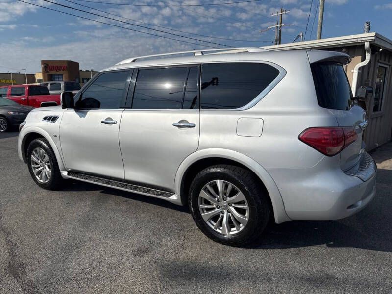 2017 INFINITI QX80 Image 5