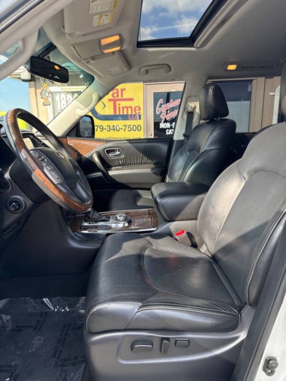 2017 INFINITI QX80 Image 8