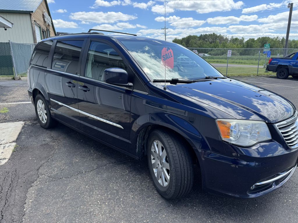 2014 Chrysler Town & Country Image 5