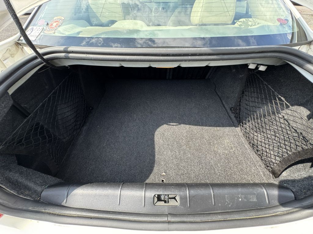 2005 Pontiac G6 Image 9