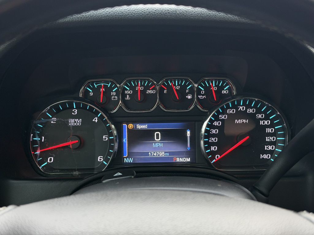 2015 Chevrolet Suburban Image 21