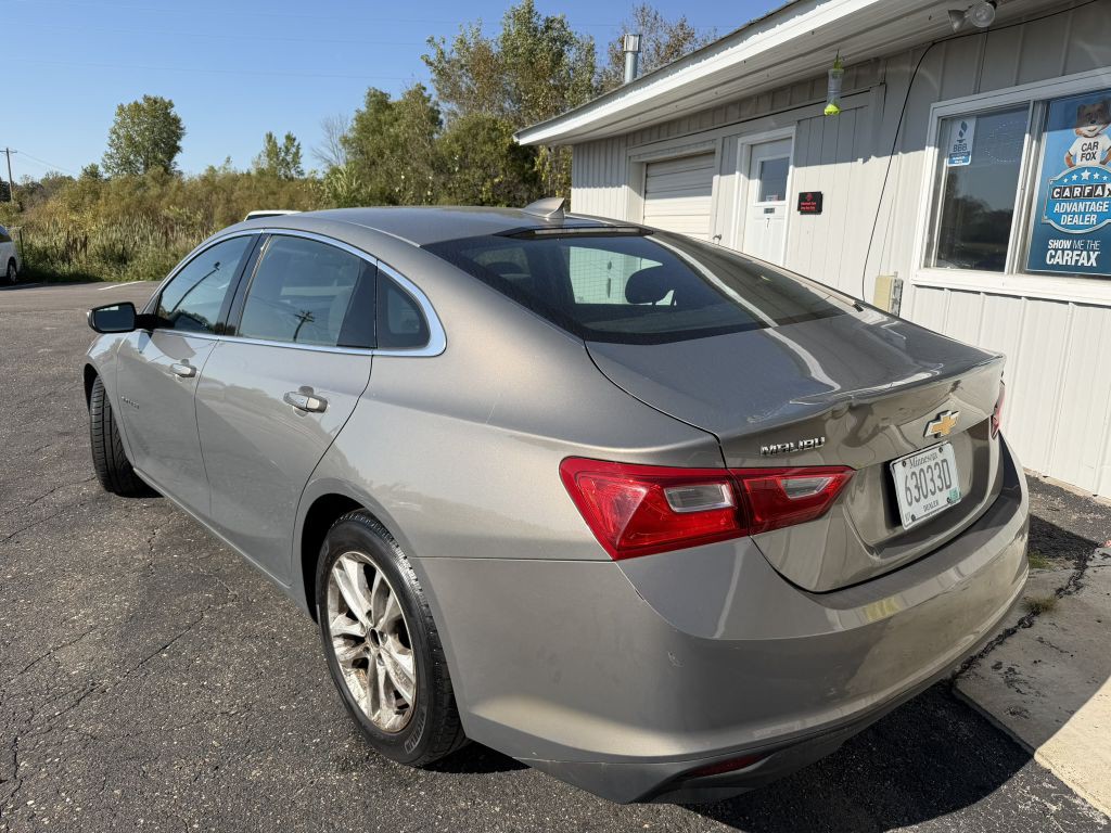 2018 Chevrolet Malibu Image 2