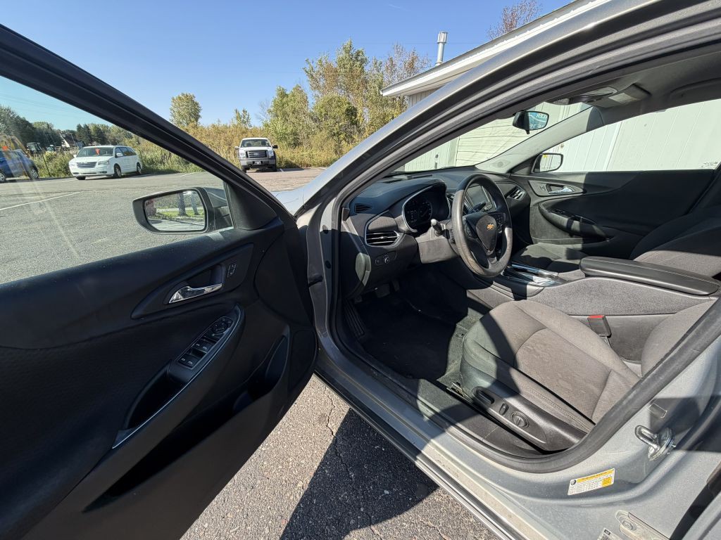 2018 Chevrolet Malibu Image 7