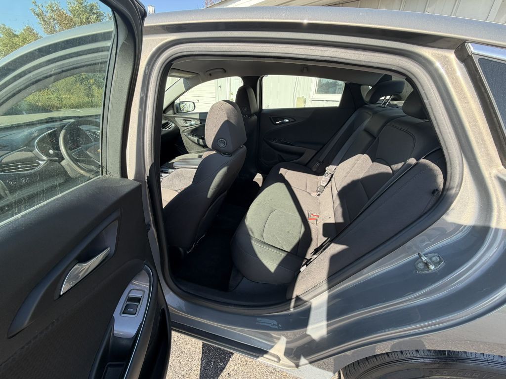 2018 Chevrolet Malibu Image 9