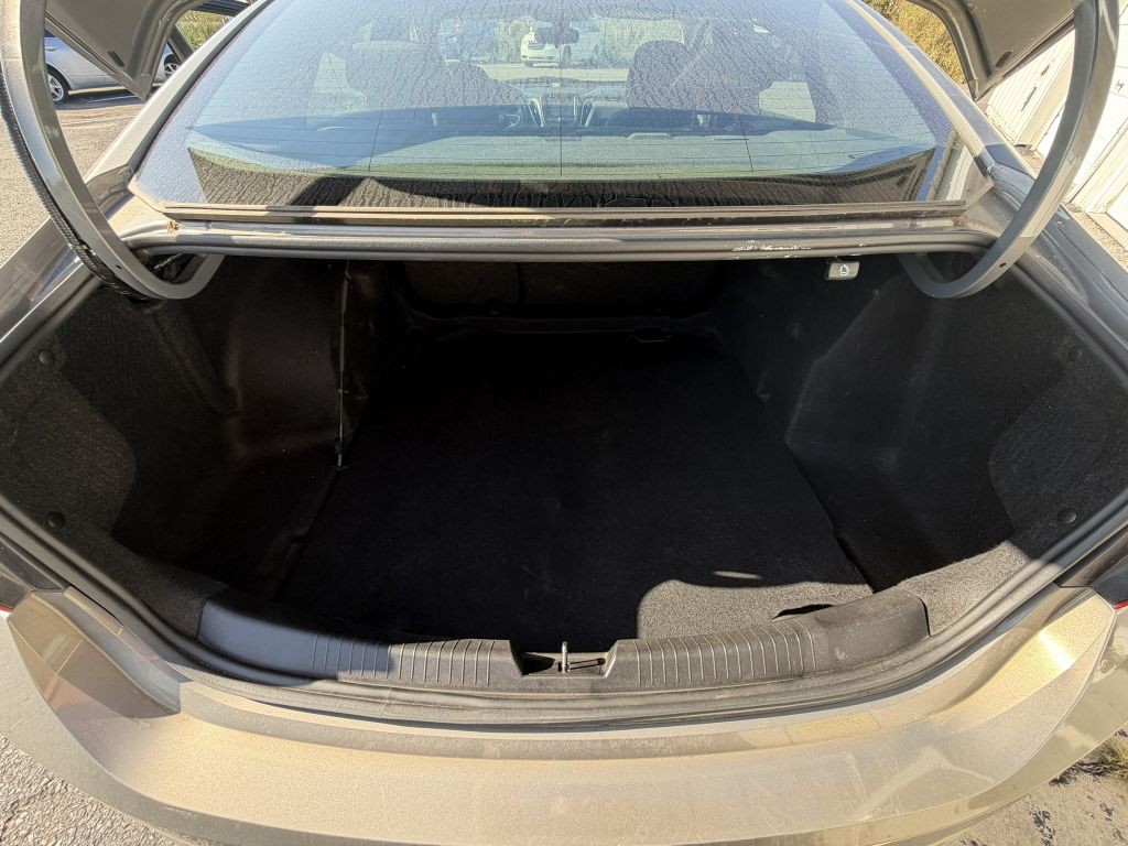 2018 Chevrolet Malibu Image 10