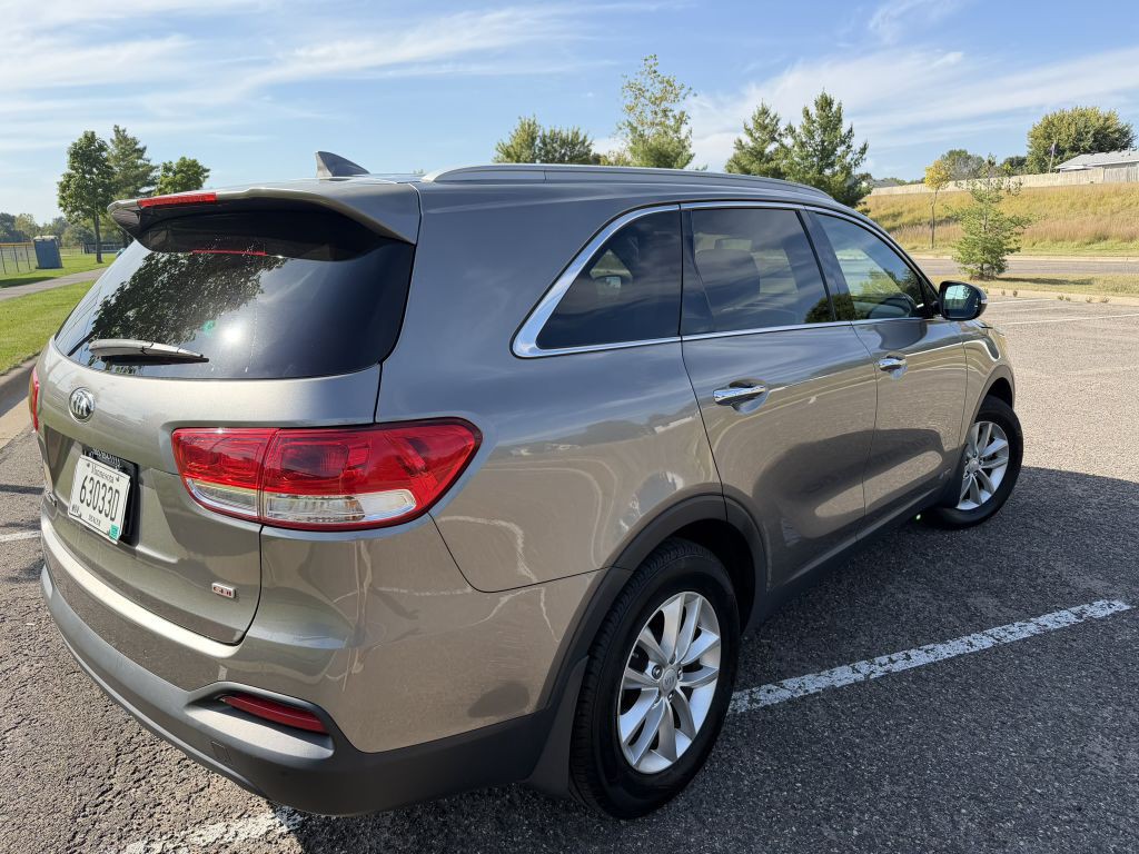 2016 Kia Sorento Image 4