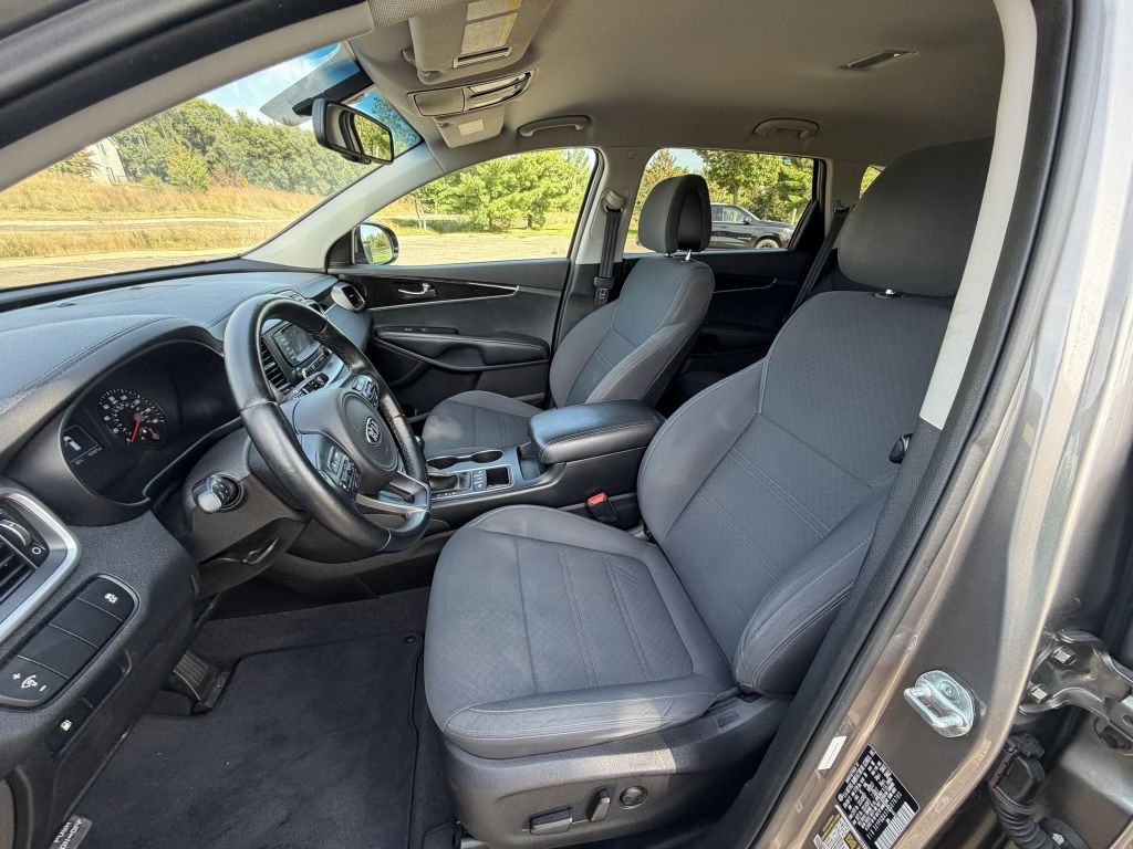 2016 Kia Sorento Image 8