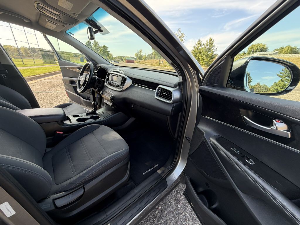 2016 Kia Sorento Image 13