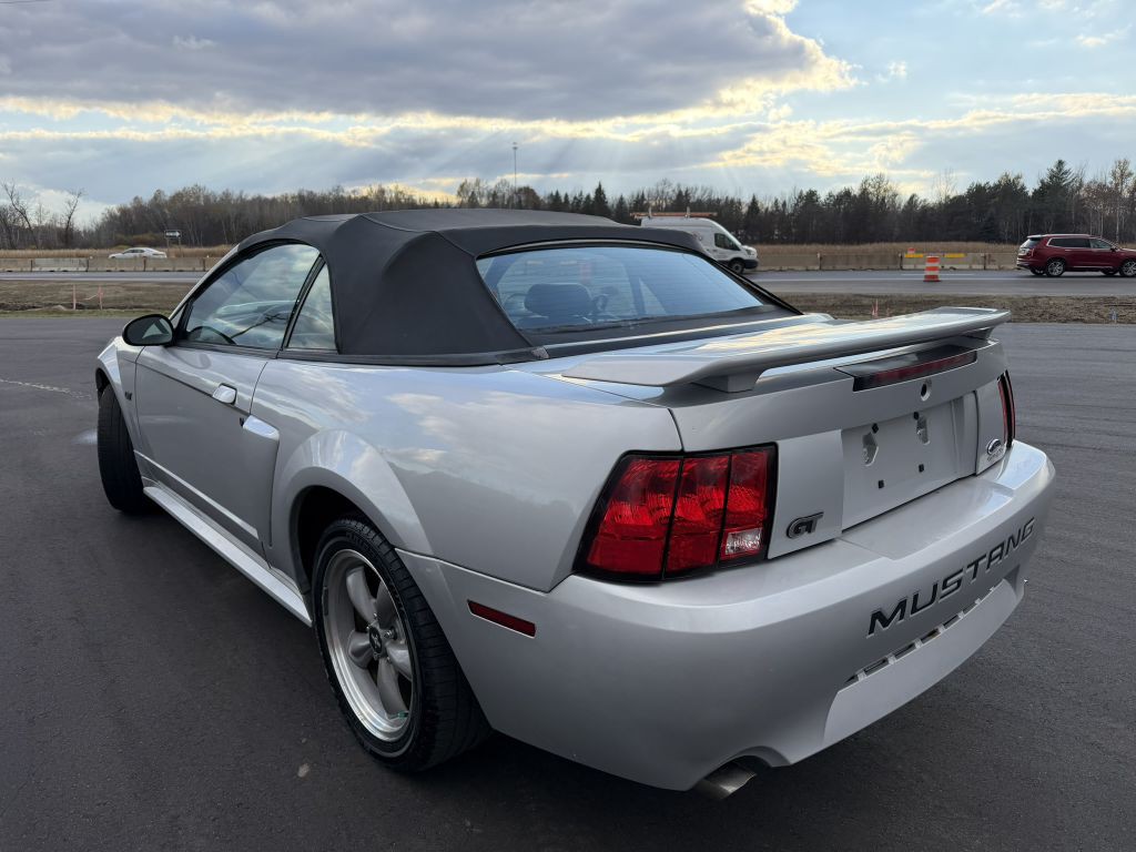 2002 Ford Mustang Image 3
