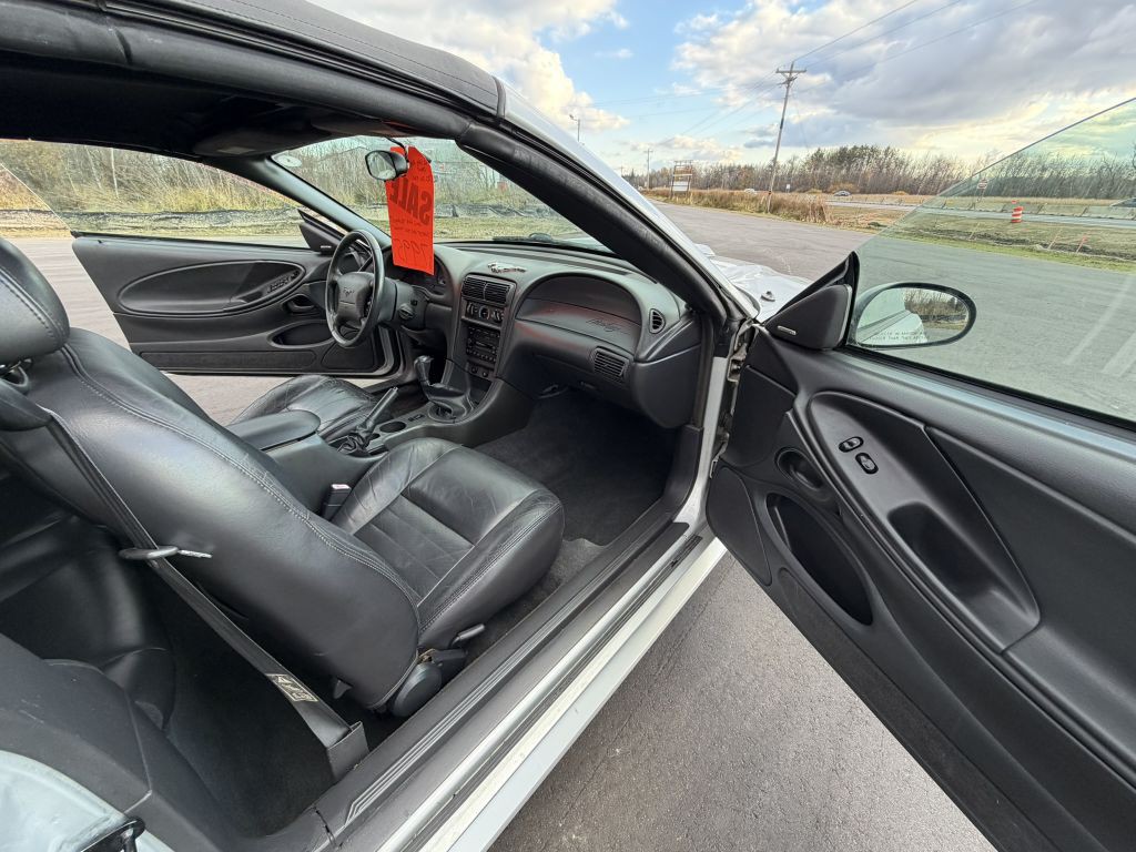 2002 Ford Mustang Image 13