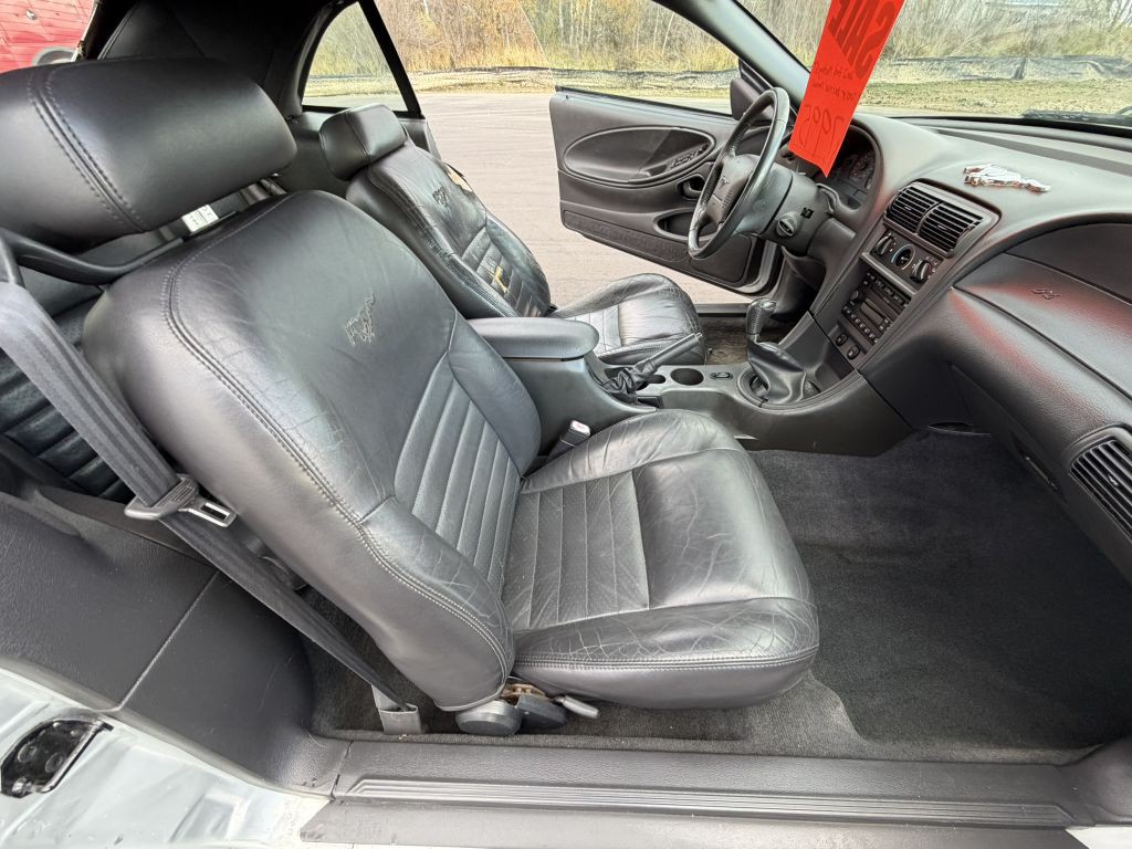2002 Ford Mustang Image 14