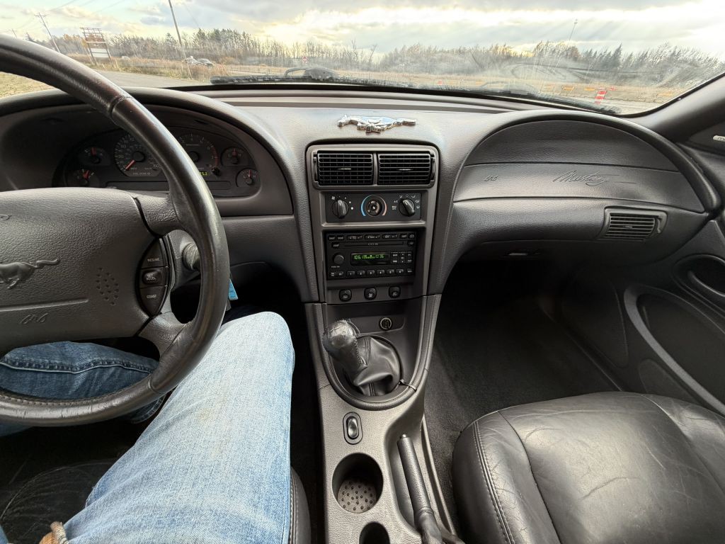 2002 Ford Mustang Image 16